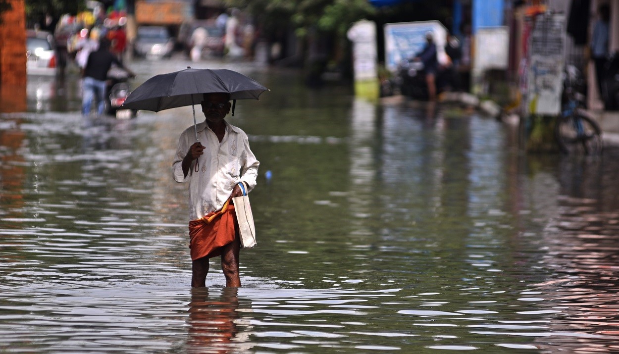 Βροχόπτωση, Ινδία © EPA/IDREES MOHAMMED