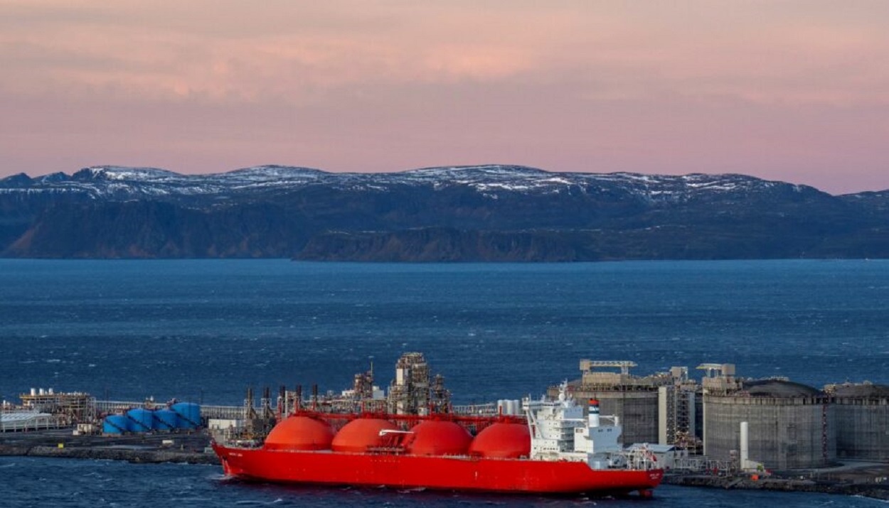 Μεταφορά LNG ©EPA/Fredrik Varfjell