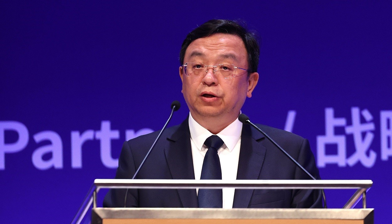 Ο CEO της BYD. Wang Chuanfu © EPA/ANNA SZILAGYI