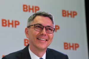 Ο διευθύνων σύμβουλος της BHP Μάικ Χένρι © EPA/JAMES ROSS AUSTRALIA AND NEW ZEALAND OUT