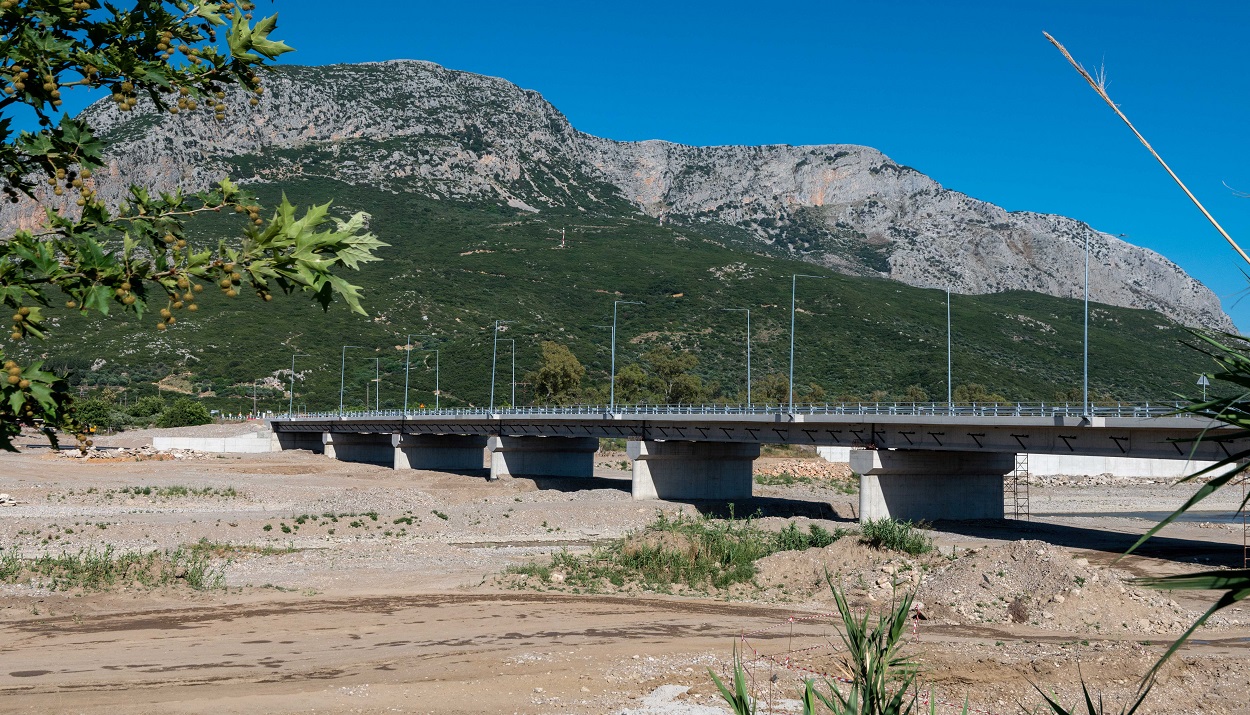 H νέα Γέφυρα Ευήνου από την ΤΕΡΝΑ © ΔΤ