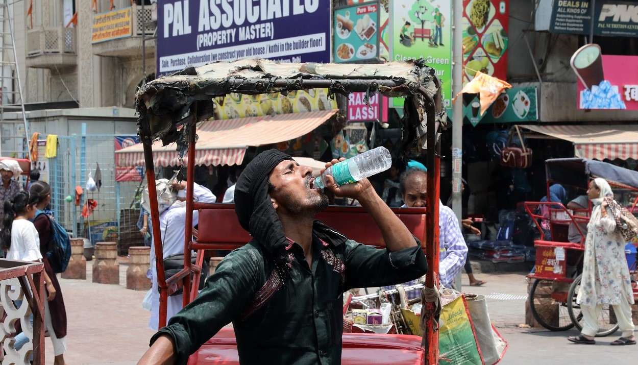 Ινδία, καύσωνας © EPA/RAJAT GUPTA