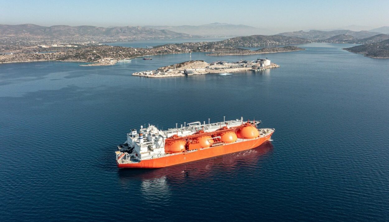 Εκφόρτωση του πρώτου LNG φορτίου από την εταιρεία Mytilineos στη Ρεβυθούσα © ΔΕΣΦΑ