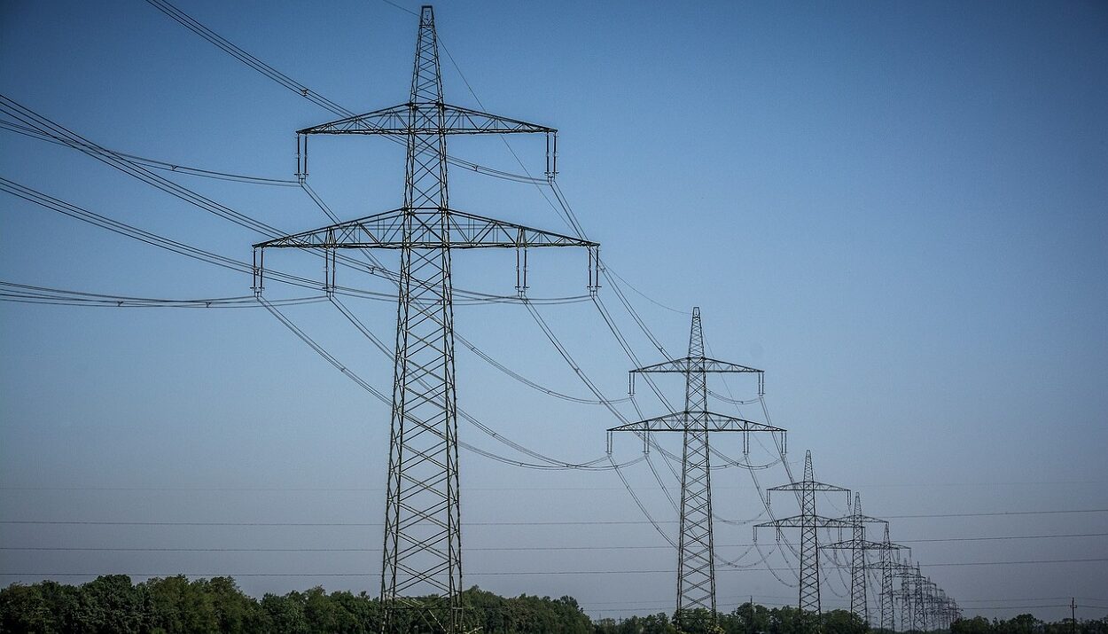 Πυλώνες ηλεκτρικής ενέργειας ©pixabay