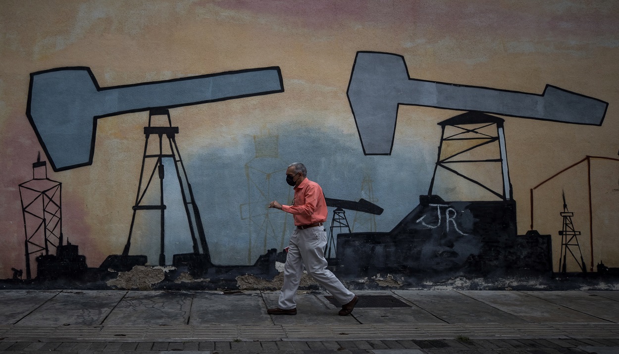 Βενεζουέλα, πετρέλαιο © EPA/MIGUEL GUTIERREZ