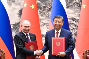 Ο Ρώσος πρόεδρος Βλαντιμίρ Πούτιν (αριστερά) και ο Κινέζος πρόεδρος Σι Τζινπίνγκ (Xi Jinping) © EPA/XINHUA / Rao Aimin CHINA OUT / UK AND IRELAND OUT / MANDATORY CREDIT EDITORIAL USE ONLY EDITORIAL USE ONLY
