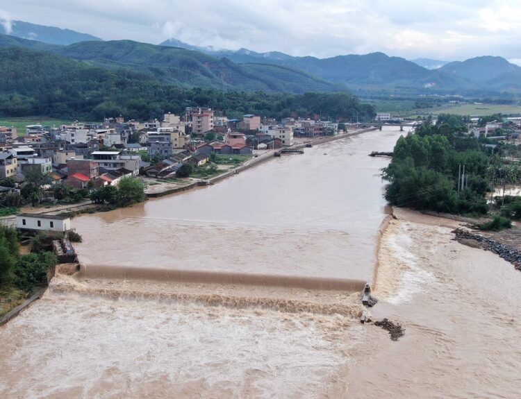 Πλημμύρες, Κίνα © EPA/XINHUA / Lu Hanxin CHINA OUT / UK AND IRELAND OUT / MANDATORY CREDIT EDITORIAL USE ONLY EDITORIAL USE ONLY
