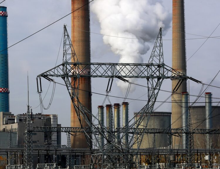 Φωτογραφία αρχείου/ Εργοστάσιο ενέργειας στη Ρουμανία © EPA/ROBERT GHEMENT