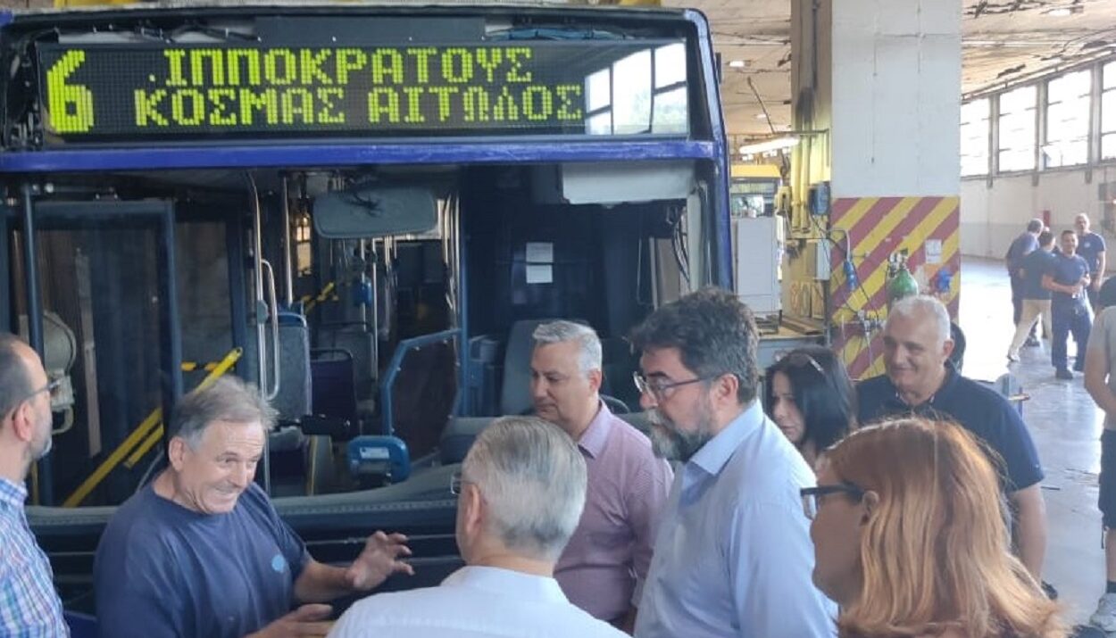 Οικονόμου, νέος στόλος τρόλεϊ ©ΔΤ/ Υπουργείο Υποδομών