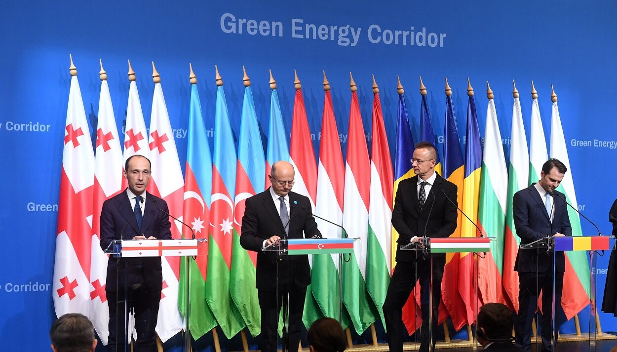 Green Energy Corridor © EPA/Attila Kovacs HUNGARY OUT