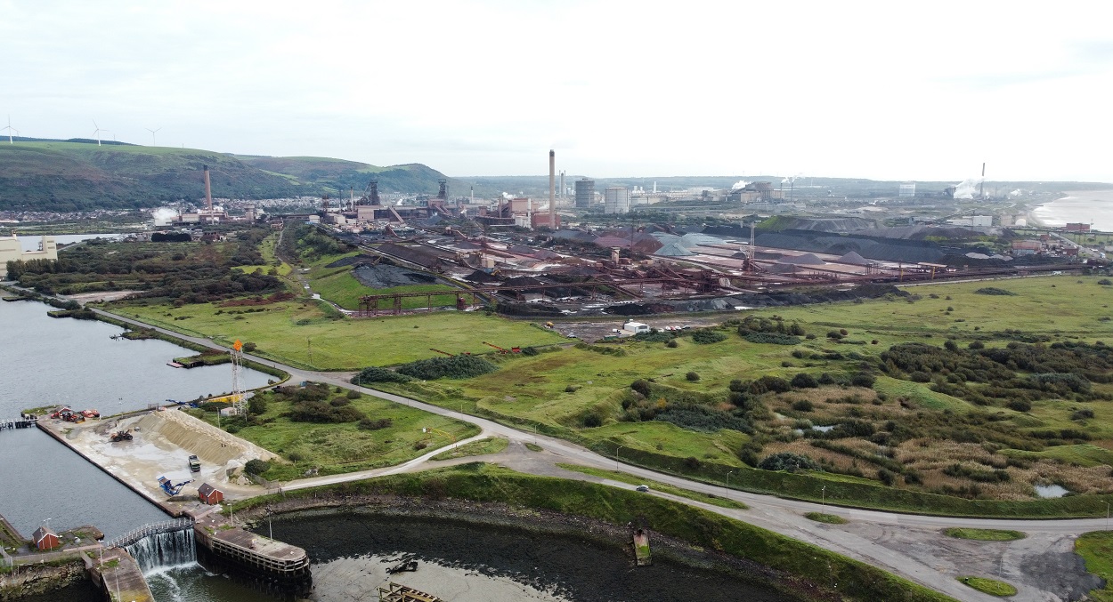 Εργοστάσιο της Tata Steel στο Port Talbot © EPA/ADAM VAUGHAN