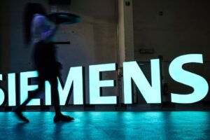 Siemens © EPA/CLEMENS BILAN