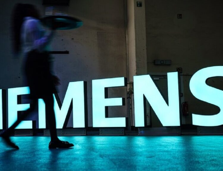 Siemens © EPA/CLEMENS BILAN