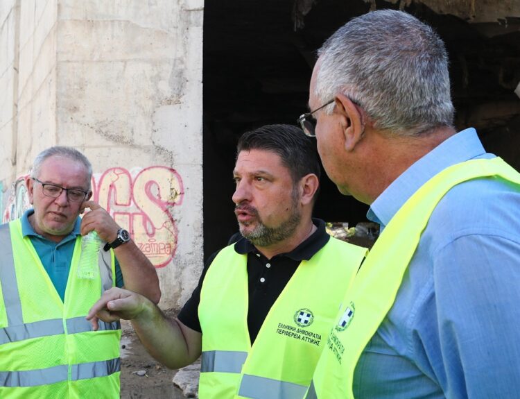 Αυτοψία Ν. Χαρδαλιά στις εργασίες καθαρισμού του υπόγειου τμήματος του Κηφισού © Eurokinissi