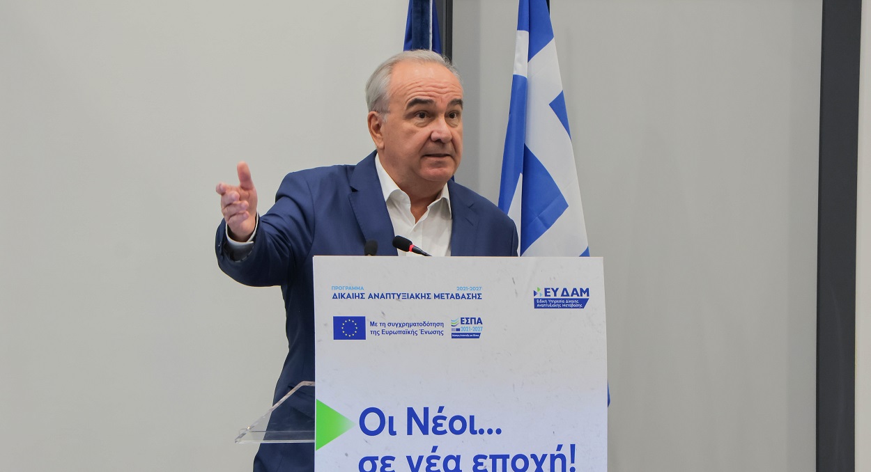 Ο Αναπληρωτής Υπουργός Εθνικής Οικονομίας και Οικονομικών Νίκος Παπαθανάσης © ΕΥΔΑΜ