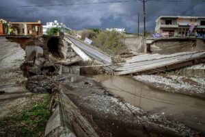 ΚΑΚΟΚΑΙΡΙΑ ΚΑΙ ΚΑΤΑΣΤΡΟΦΕ4Σ ΣΤΗ ΡΟΔΟ